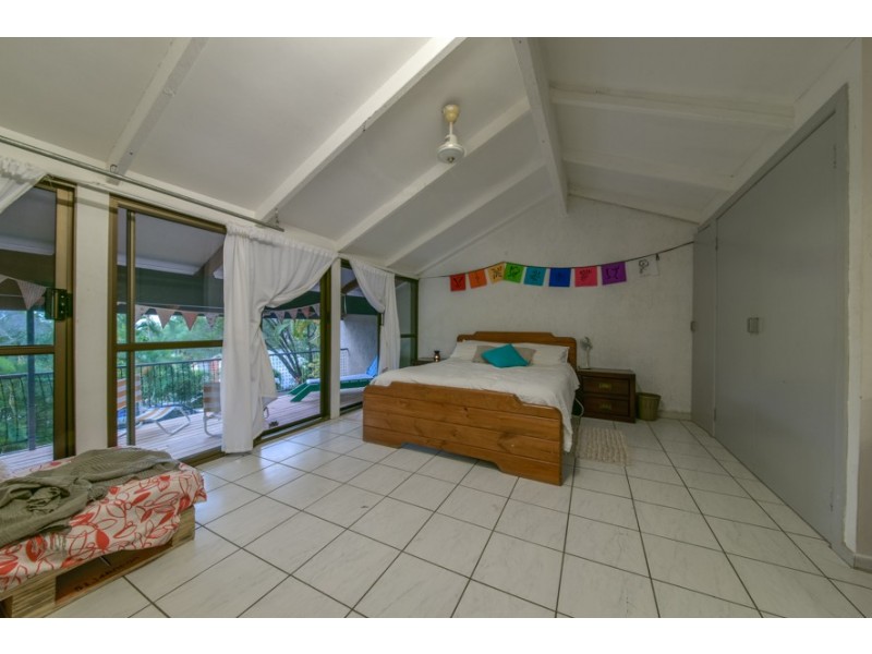 4 / 25 MANOOKA DRIVE, Cannonvale QLD 4802