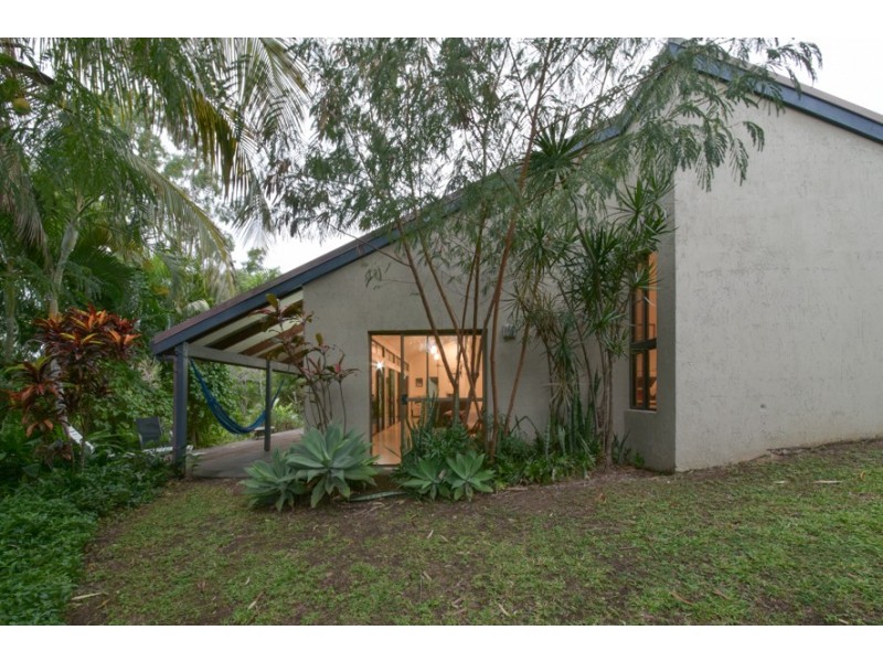 4 / 25 MANOOKA DRIVE, Cannonvale QLD 4802