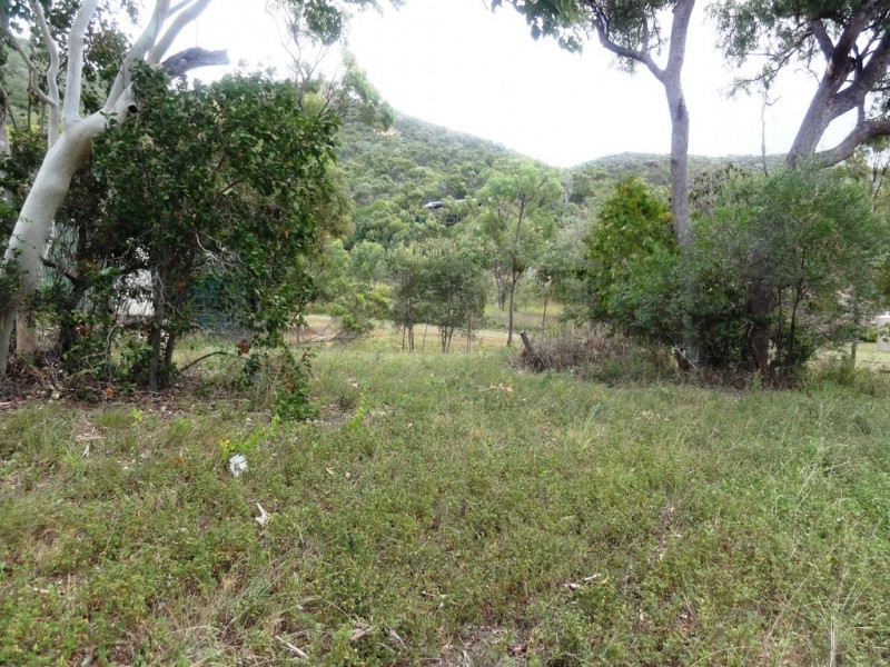 8 Saddleback Drive, Hideaway Bay QLD 4800