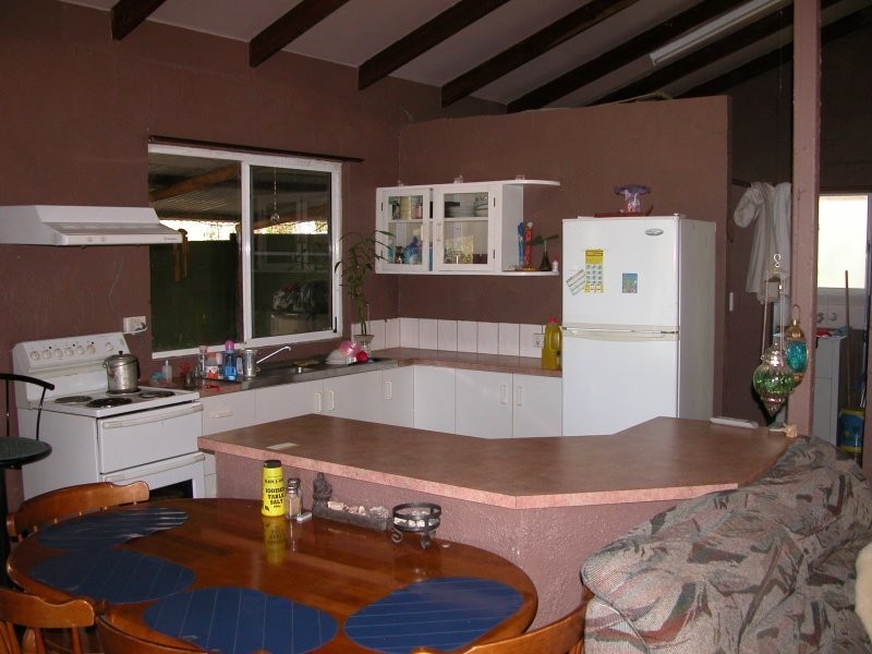 76 Lelona Dve, Bloomsbury QLD 4799