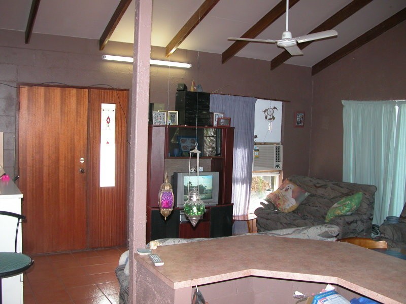 76 Lelona Dve, Bloomsbury QLD 4799