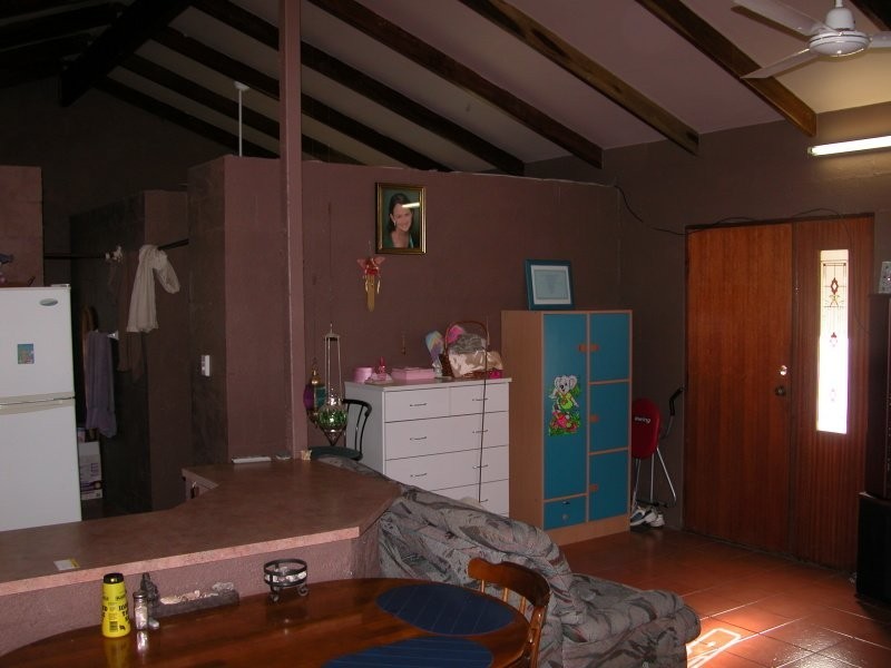 76 Lelona Dve, Bloomsbury QLD 4799