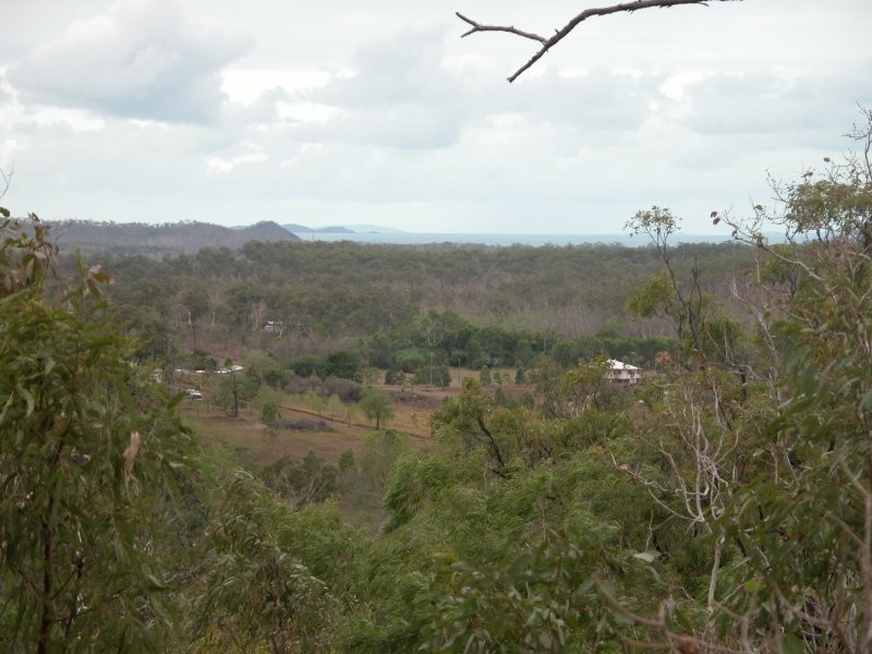 76 Lelona Dve, Bloomsbury QLD 4799