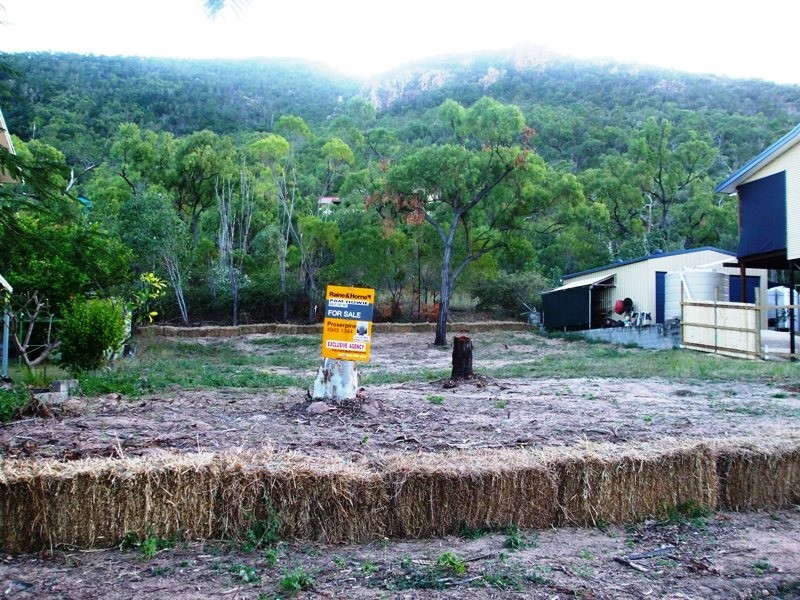107 Gloucester Avenue, Hideaway Bay QLD 4800