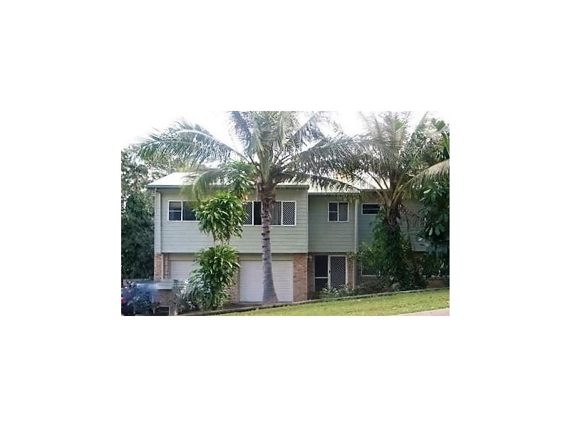 30 MANOOKA DRIVE, Cannonvale QLD 4802