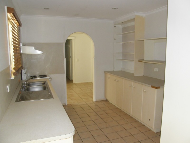 1 USHER ROAD, Mount Julian QLD 4800