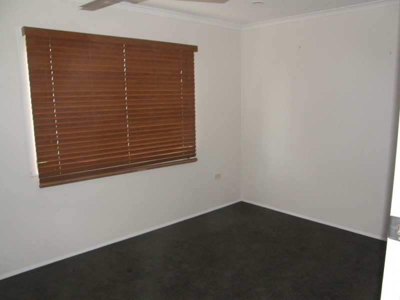 1 USHER ROAD, Mount Julian QLD 4800