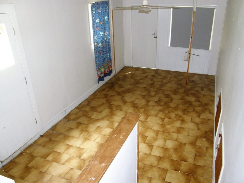 1 USHER ROAD, Mount Julian QLD 4800