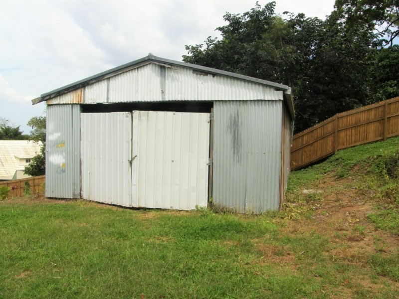 1 USHER ROAD, Mount Julian QLD 4800