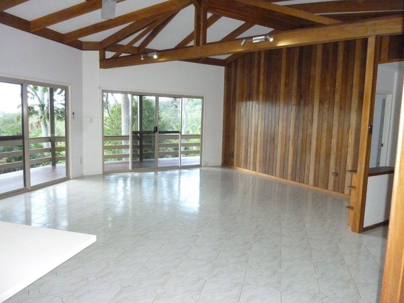 7 COUNTRY ROAD, Cannonvale QLD 4802