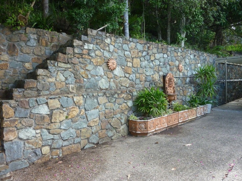 7 COUNTRY ROAD, Cannonvale QLD 4802