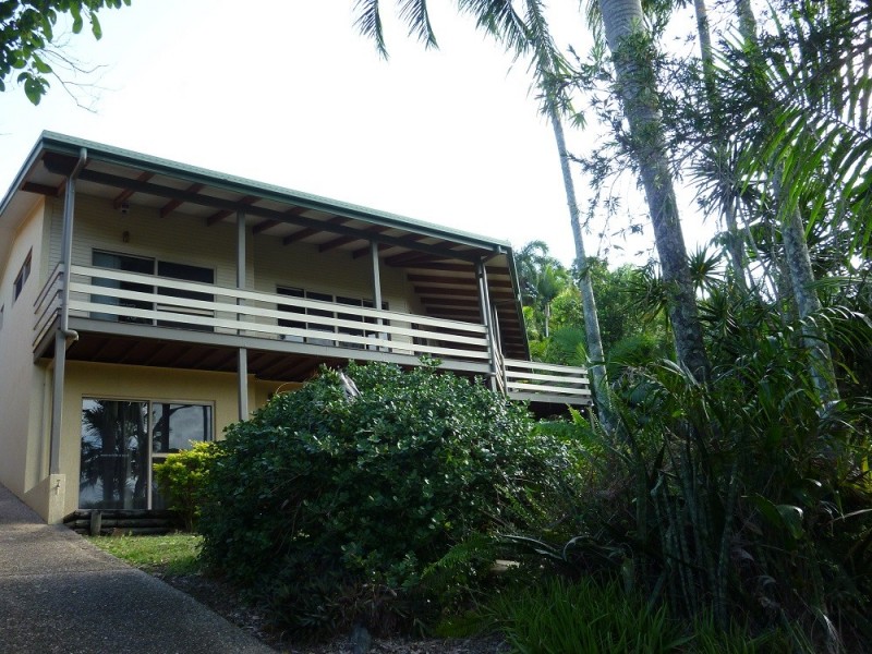 7 COUNTRY ROAD, Cannonvale QLD 4802