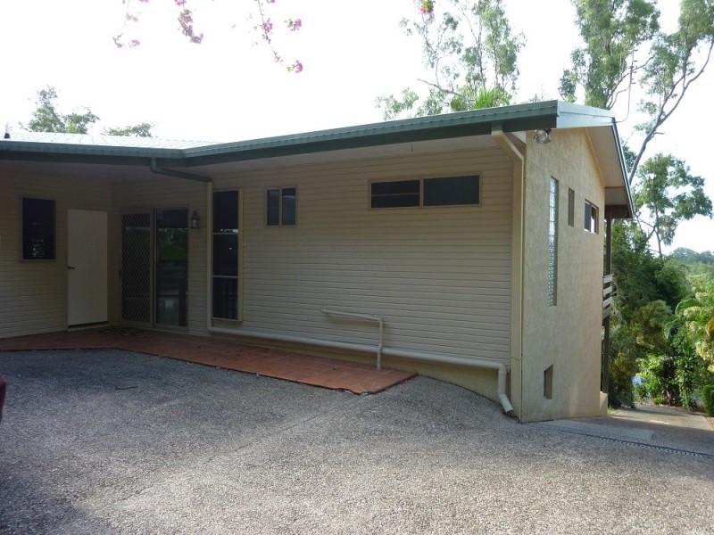 7 COUNTRY ROAD, Cannonvale QLD 4802