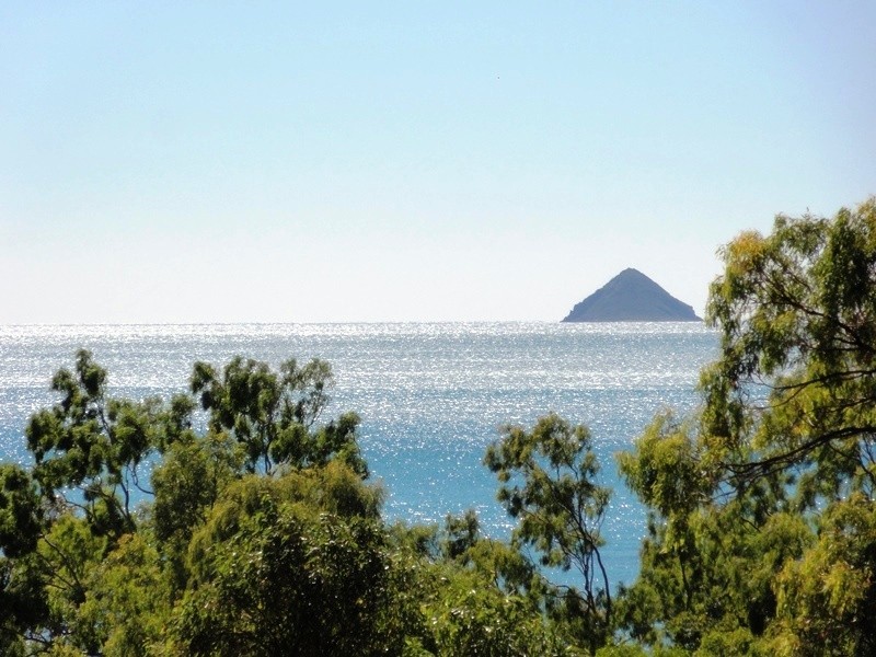 72 Blackcurrent Drive, Hideaway Bay QLD 4800