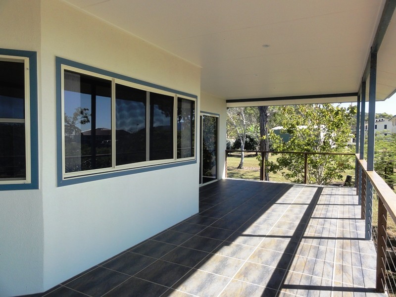 72 Blackcurrent Drive, Hideaway Bay QLD 4800
