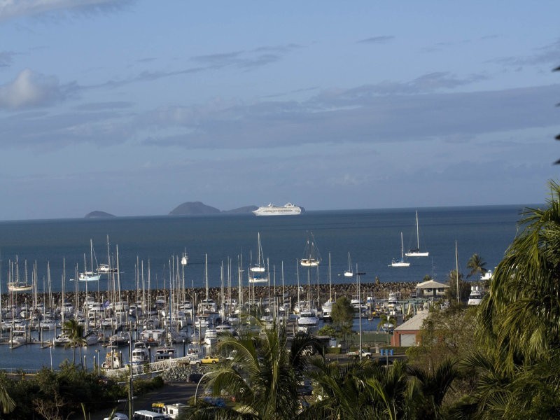 4 Airlie Crescent, Airlie Beach QLD 4802