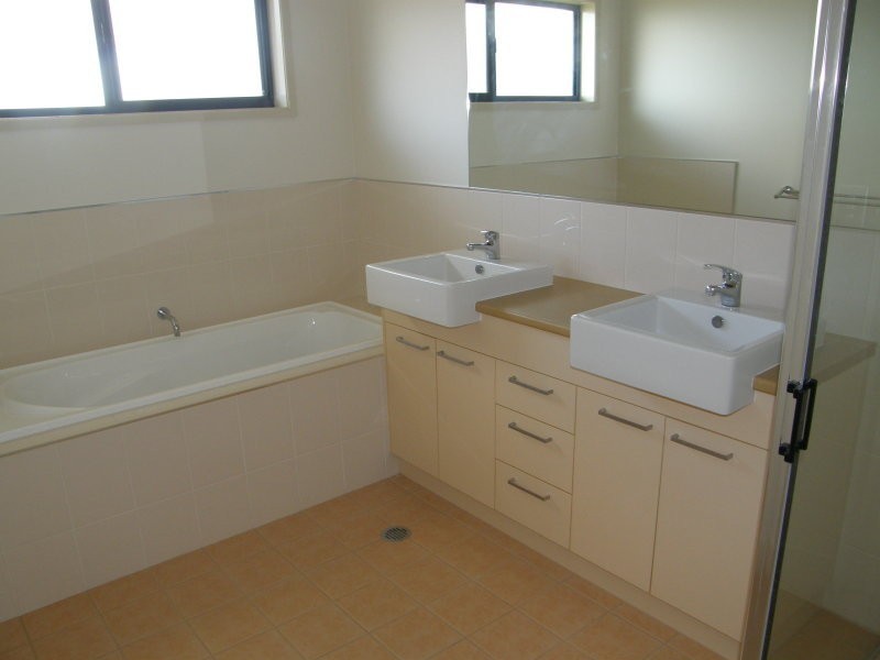 5 Honey Myrtle, Whitsunday Gardens, Proserpine QLD 4800