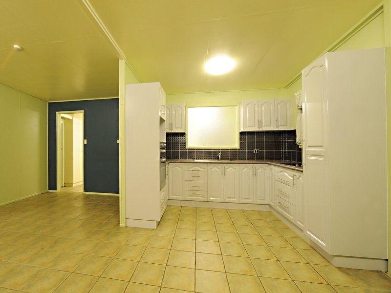 8 Burton Street, Midge Point QLD 4799