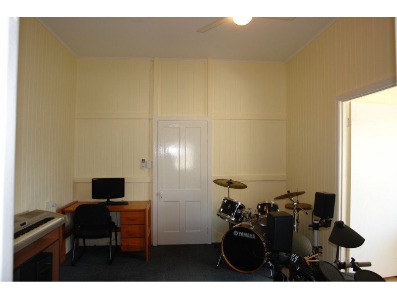 8 Waite Street, Proserpine QLD 4800