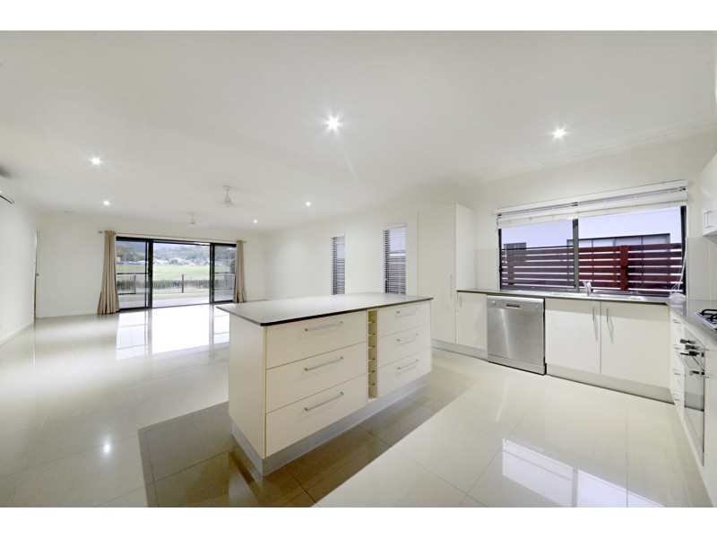 54 Abell Road, Cannonvale QLD 4802