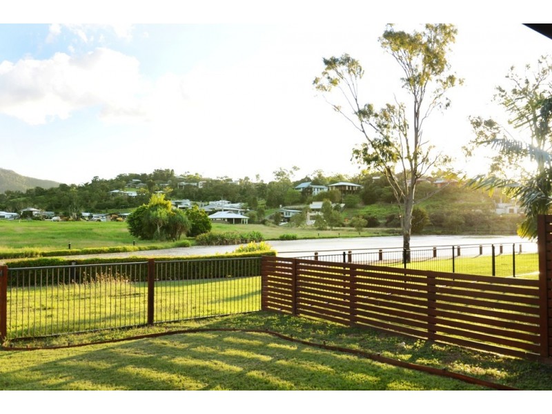 54 Abell Road, Cannonvale QLD 4802