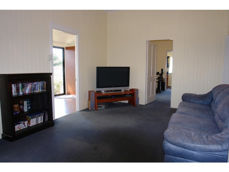 8 Waite Street, Proserpine QLD 4800