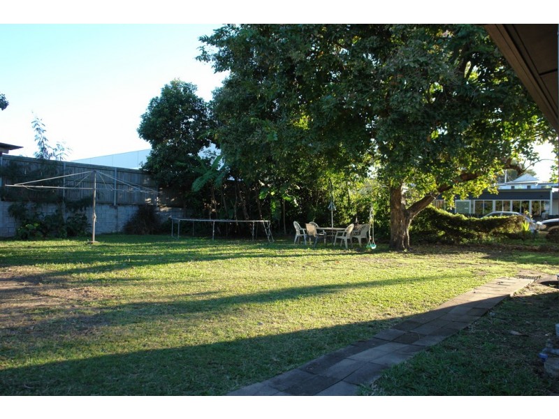 8 Waite Street, Proserpine QLD 4800