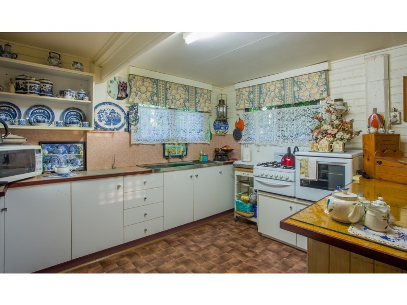 13 Davison Road, Wilson Beach QLD 4800