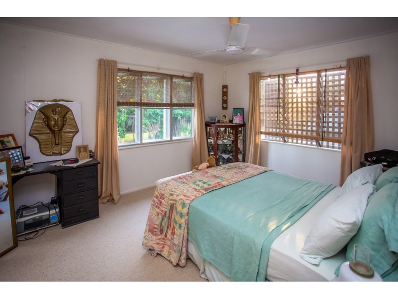 13 Davison Road, Wilson Beach QLD 4800