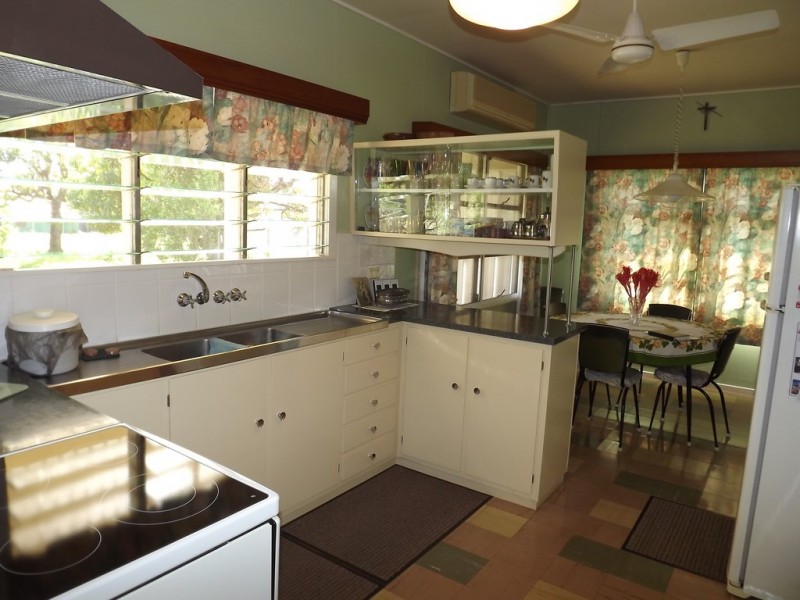 15 Davy Avenue, Proserpine QLD 4800