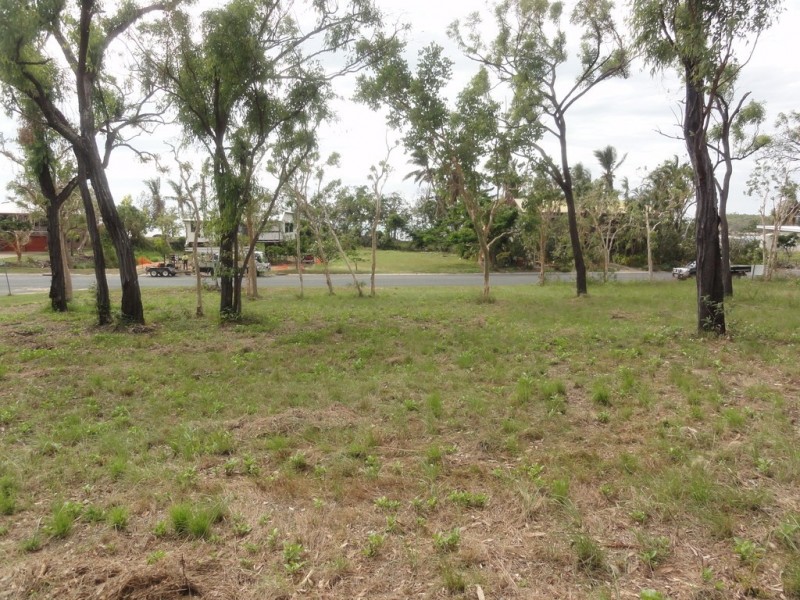 55 Gloucester Avenue, Hideaway Bay QLD 4800