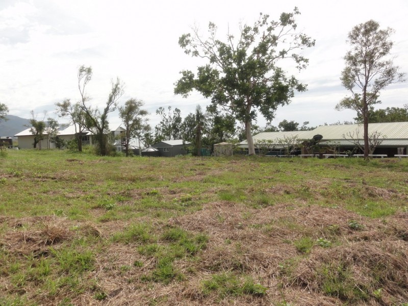 73 Blackcurrant Drive, Hideaway Bay QLD 4800