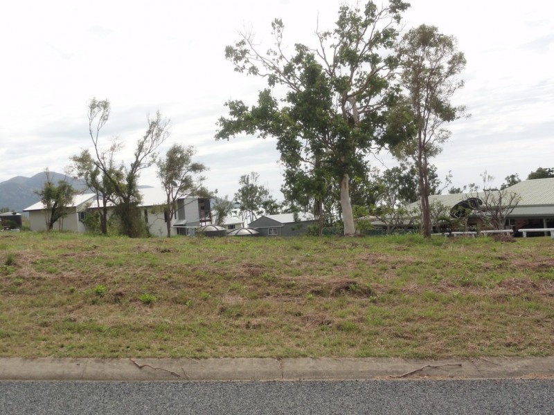 73 Blackcurrant Drive, Hideaway Bay QLD 4800