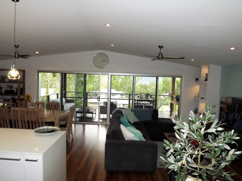 44A Eshelby Drive, Cannonvale QLD 4802