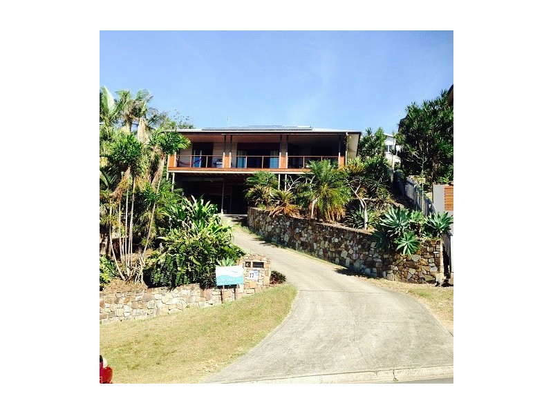 17 Country Road, Cannonvale QLD 4802