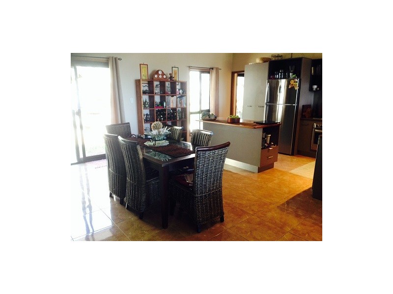 17 Country Road, Cannonvale QLD 4802