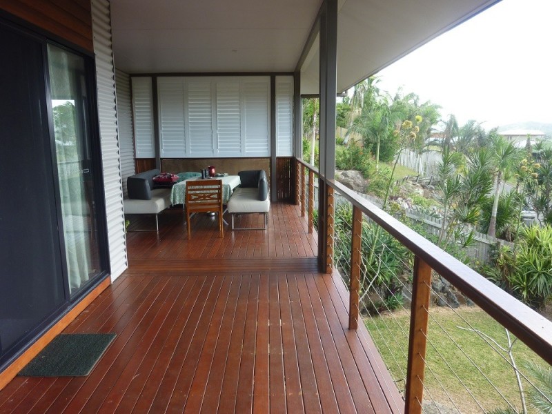 17 Country Road, Cannonvale QLD 4802