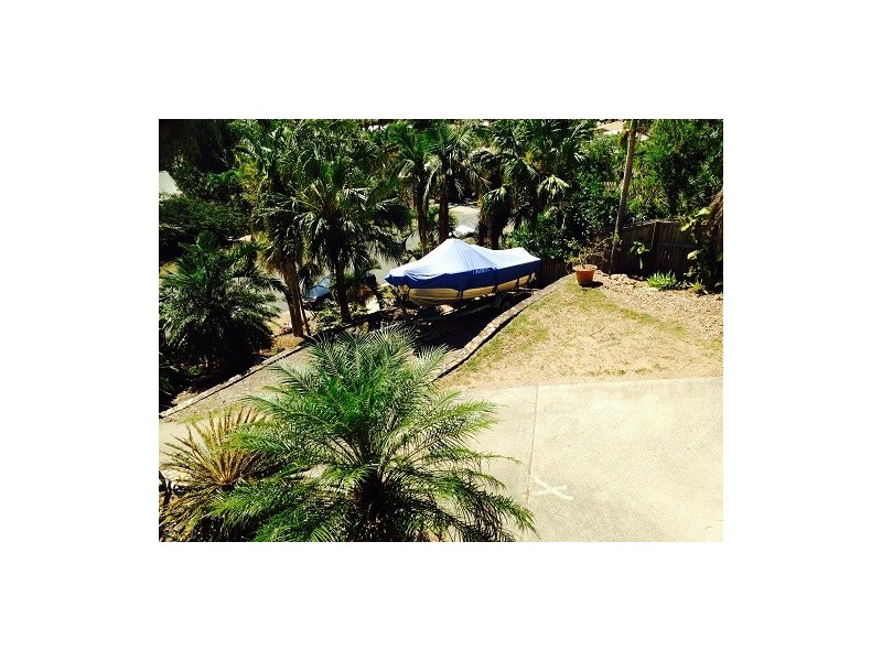 17 Country Road, Cannonvale QLD 4802