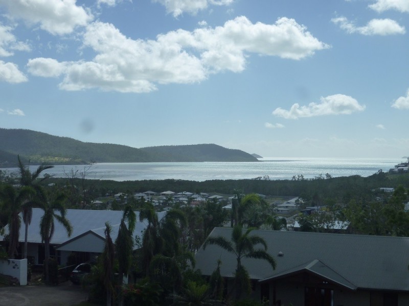 17 Country Road, Cannonvale QLD 4802