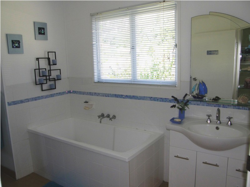 9 Park Drive, Midge Point QLD 4799