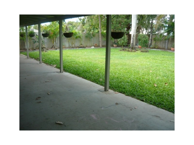 9 Eddie Street, Proserpine QLD 4800