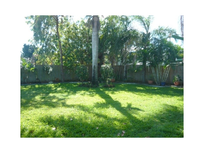9 Eddie Street, Proserpine QLD 4800