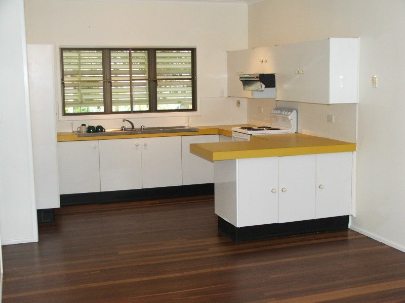 7 Atkinson Street, Proserpine QLD 4800