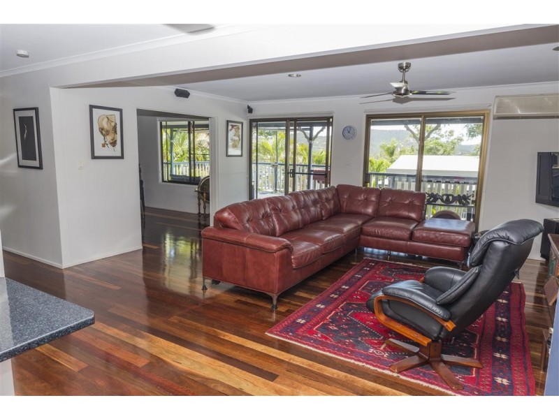 Lot 2 No. 4 HAMILTON AVENUE, Cannonvale QLD 4802