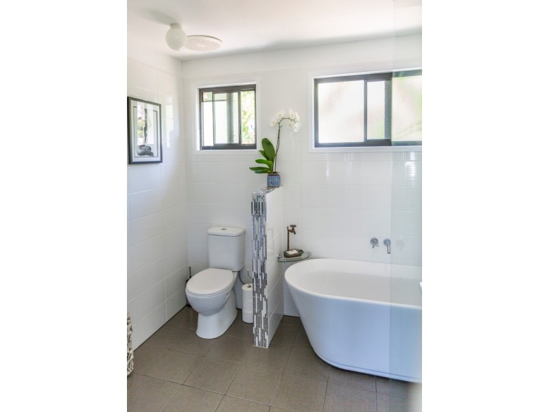 Lot 2 No. 4 HAMILTON AVENUE, Cannonvale QLD 4802