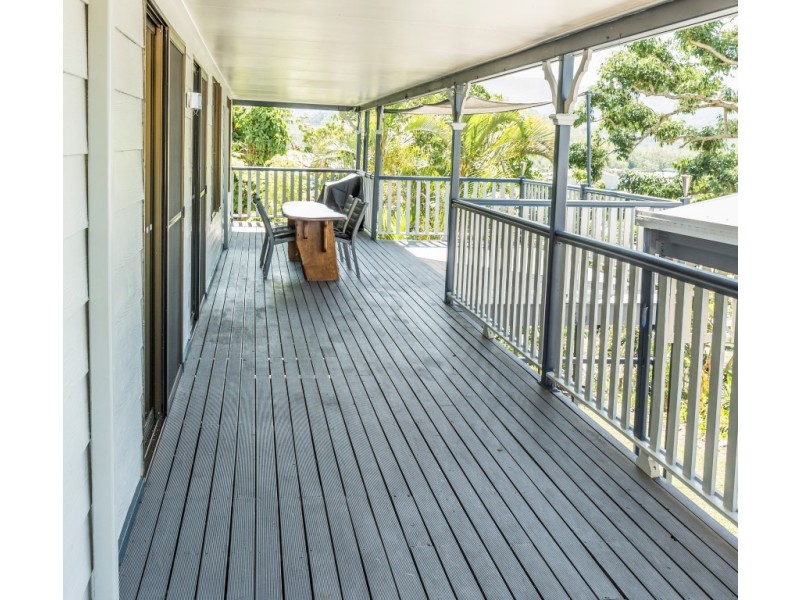 Lot 2 No. 4 HAMILTON AVENUE, Cannonvale QLD 4802