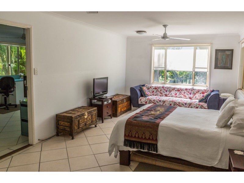 Lot 2 No. 4 HAMILTON AVENUE, Cannonvale QLD 4802