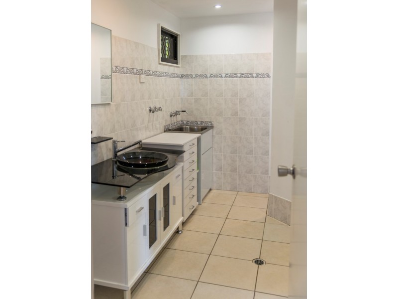 Lot 2 No. 4 HAMILTON AVENUE, Cannonvale QLD 4802