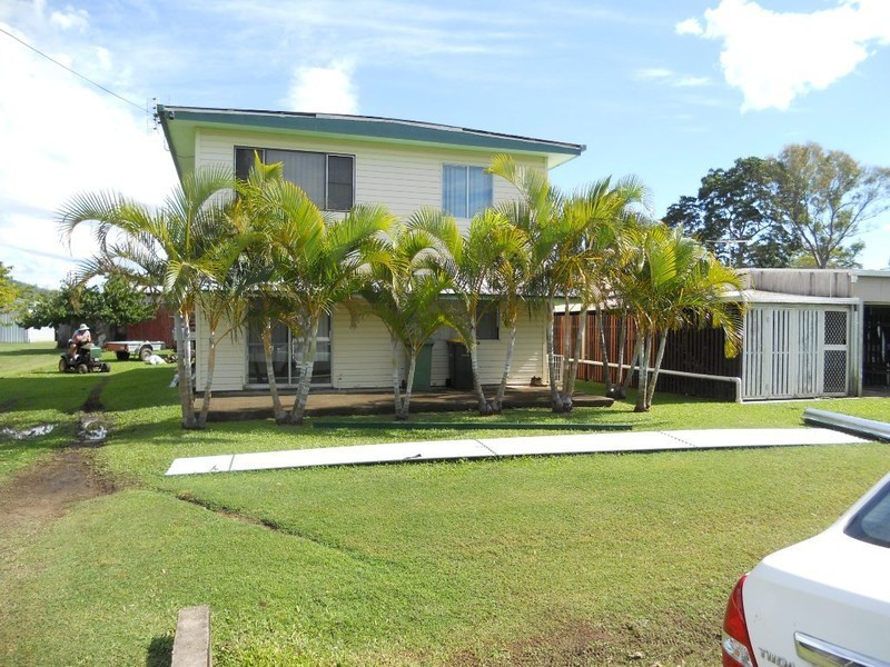 17 Shannon Street, Midge Point QLD 4799