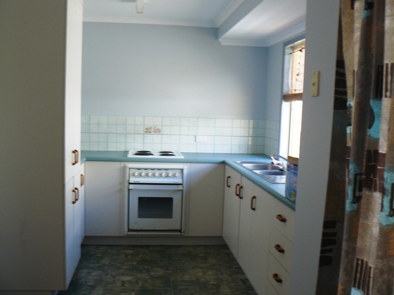 2 / 3 Peters Avenue, Midge Point QLD 4799